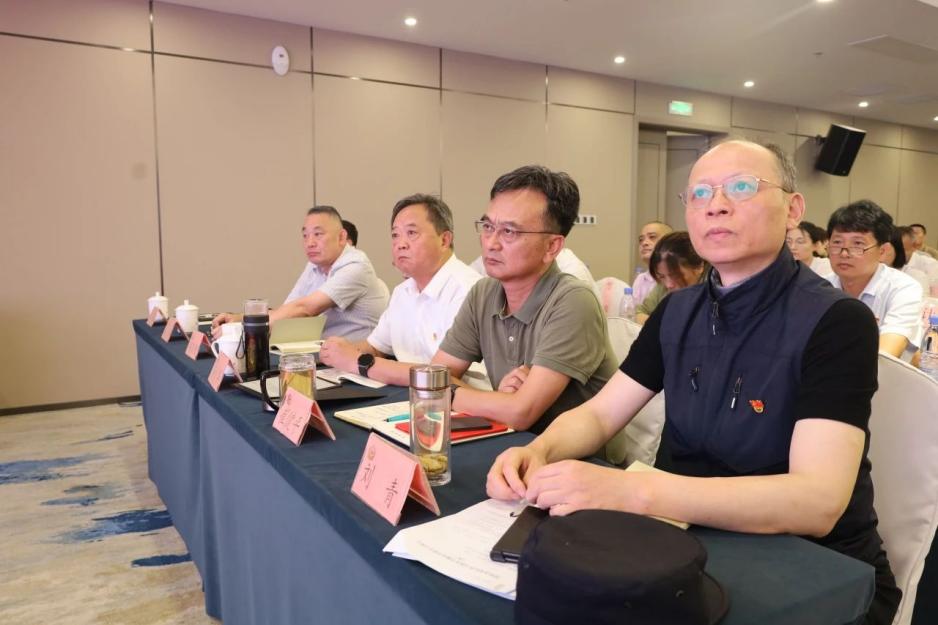 C:/Users/admin/Desktop/凝心聚力謀發(fā)展 同心奮斗譜新篇——南京市公安局國資辦黨總支、南京市保安服務(wù)有限公司黨支部聯(lián)合舉辦專題黨課/3.jpg3